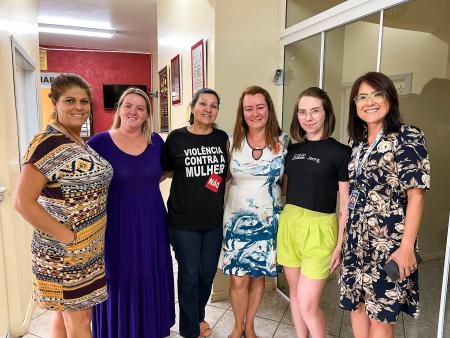 Prefeitura recebe visita do Centro de Referência da Mulher Priscila Selau de Torres